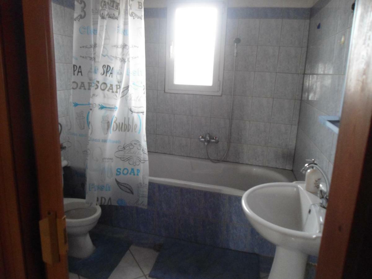 Sunny Apartment 15 Min From Airport And Sea Artemida  Exterior photo