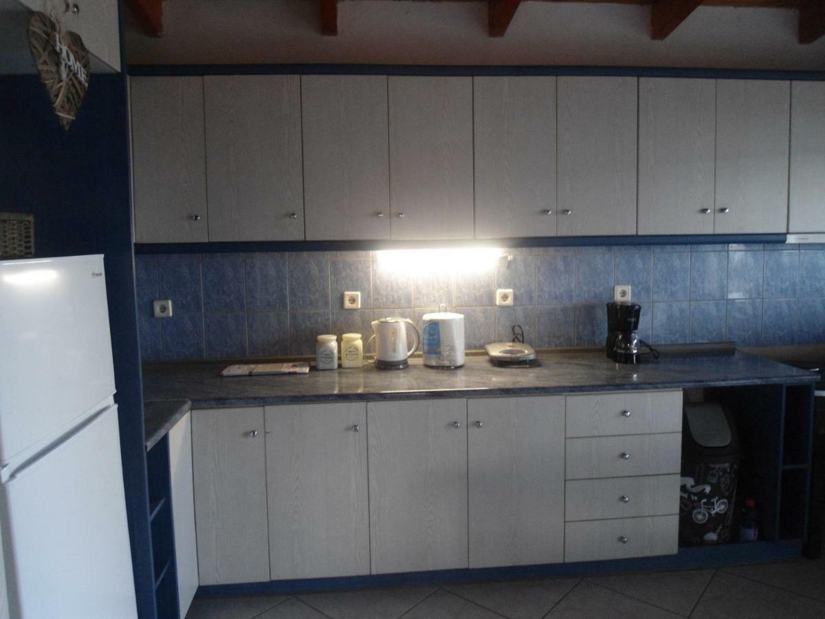 Sunny Apartment 15 Min From Airport And Sea Artemida  Exterior photo
