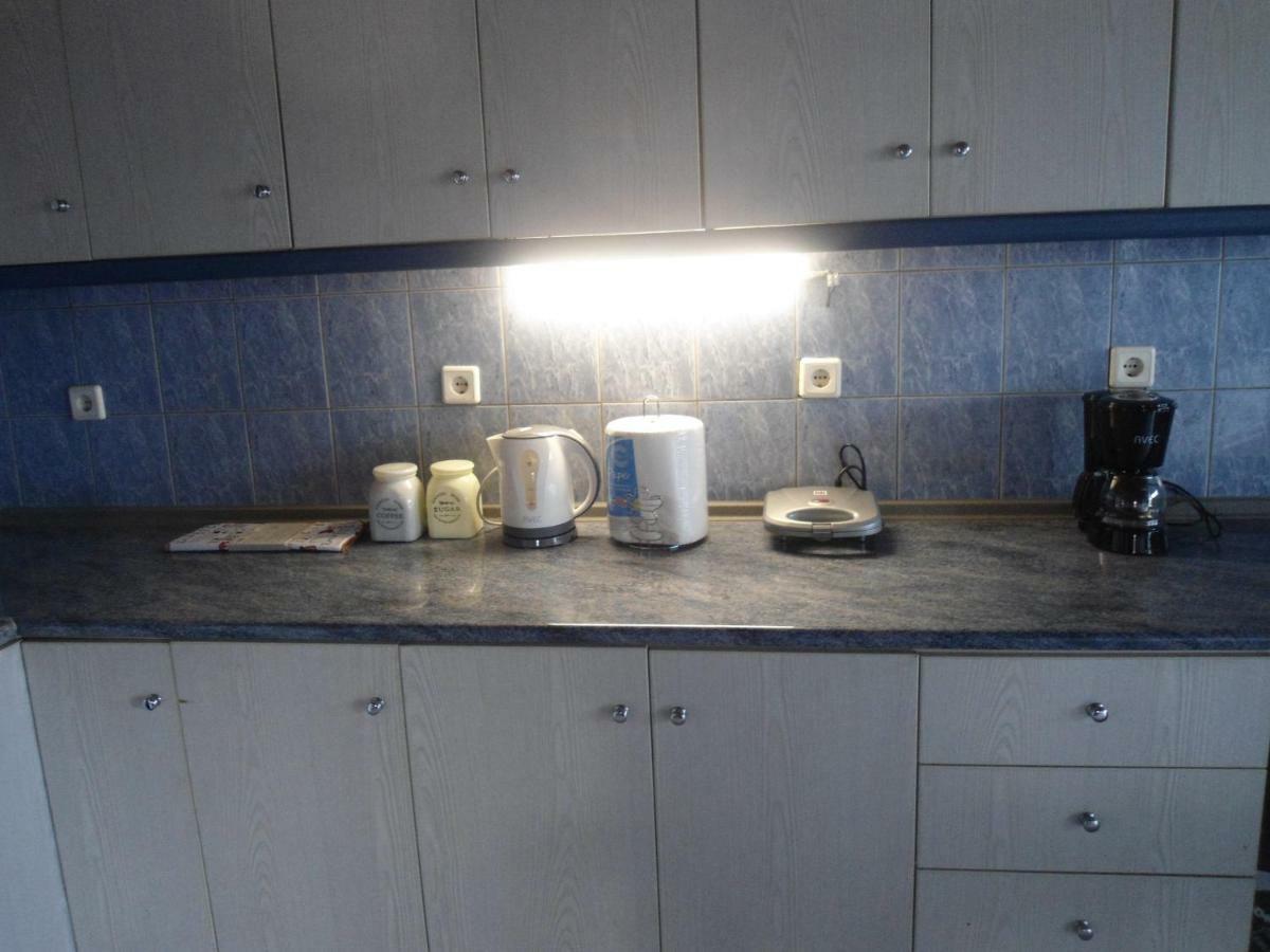 Sunny Apartment 15 Min From Airport And Sea Artemida  Exterior photo